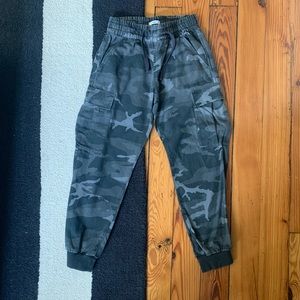 Aritzia Camo Sweatpants